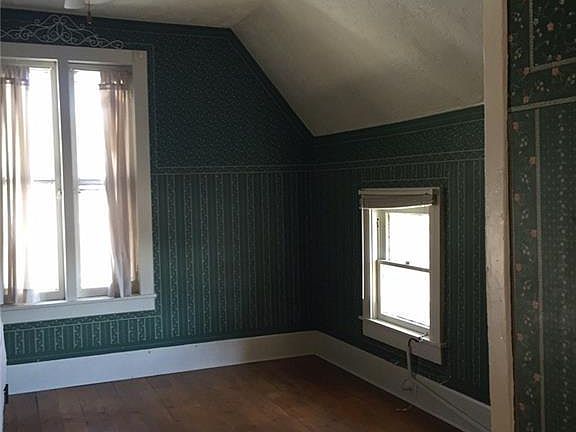 4th image of 320 Tremont Ave SE