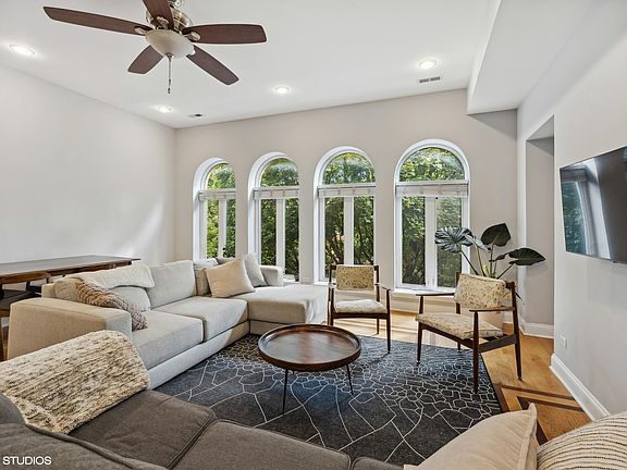 2nd image of 2314 W Farwell Ave APT 3W
