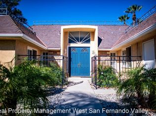19847 Merridy St, Chatsworth, CA 91311