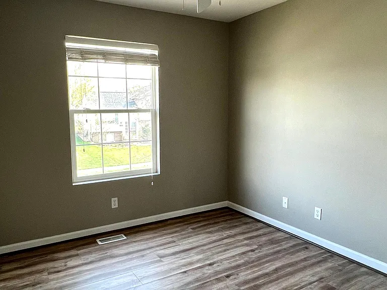 13016 Nebraska Ave — Photo 9