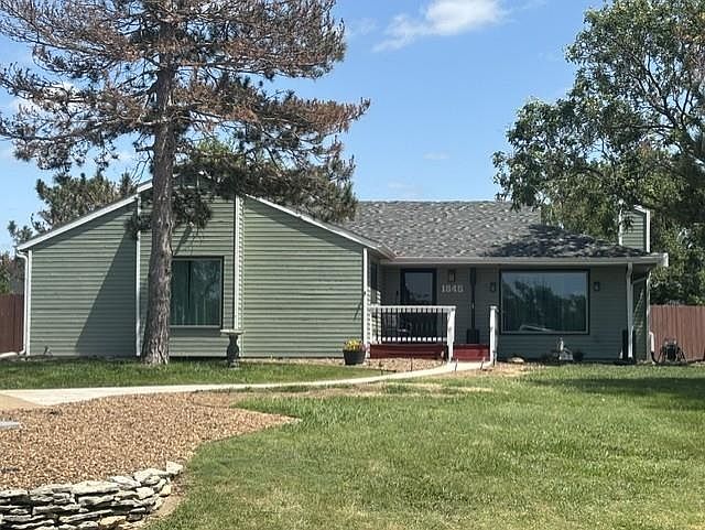 1st image of 1845 Valley View Dr