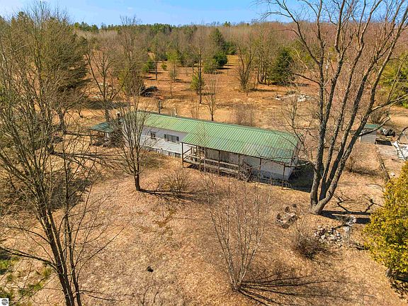 2nd image of 17403 Springdale Rd