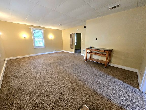 3rd image of 511 E La Rua St