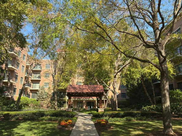 5100 W 96th St APT 308, Oak Lawn, IL 60453
