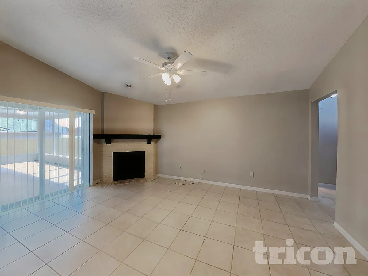 Building Photo - 2810 Manor Hill Dr