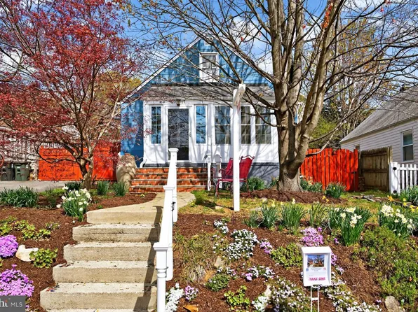 2017 S Randolph St, Arlington, VA 22204