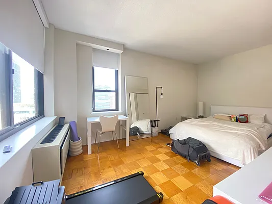 Rented by Bond New York | media 18