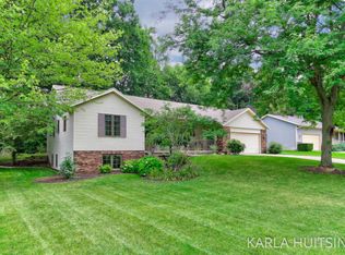 6736 Highmeadow Dr SW, Byron Center, MI 49315