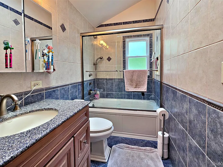 110 Briarwood Ln — Photo 16