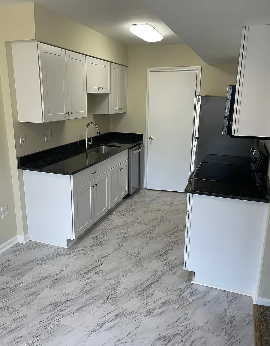 3 bed, 972 sqft, $2,250 — Photo 3