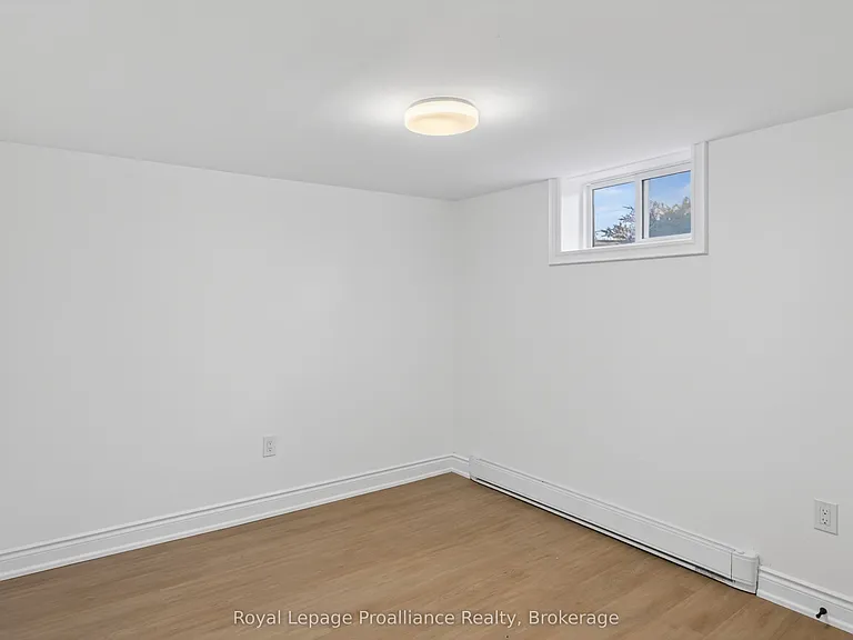 171 Hazlitt St #6 — Photo 8