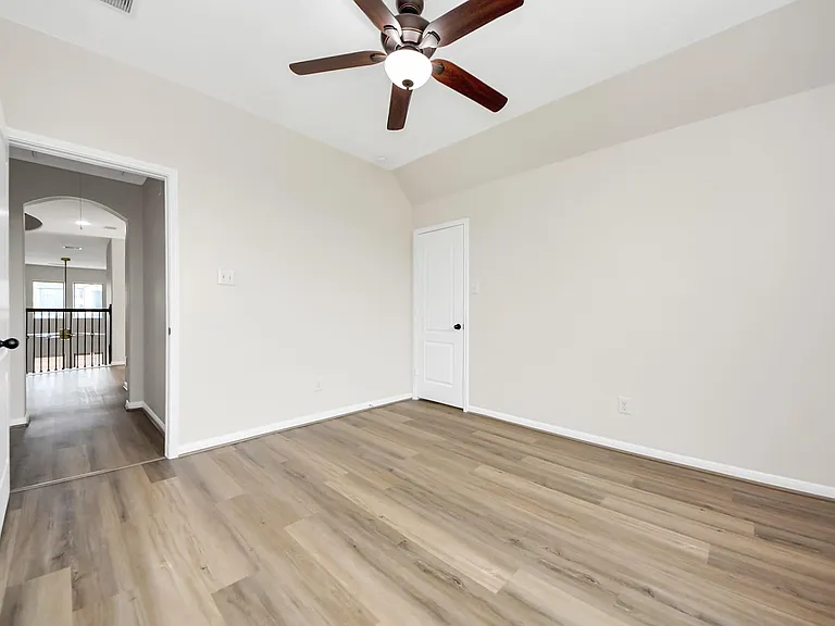 9815 Patricia Haven Ln — Photo 38