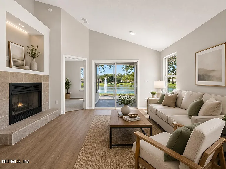12299 Sumter Square Dr W — Photo 4