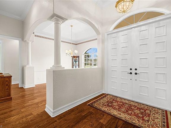 5th image of 2027 Castle Garden LN