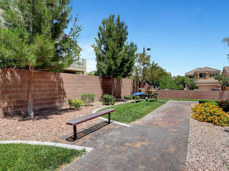 Gleneagles Village Townhomes
