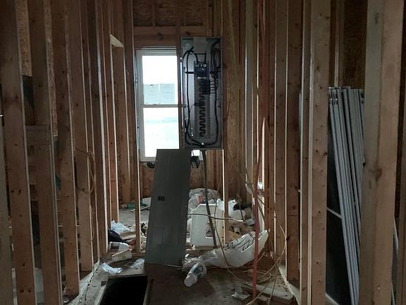 5th image of 891 775th Ave N