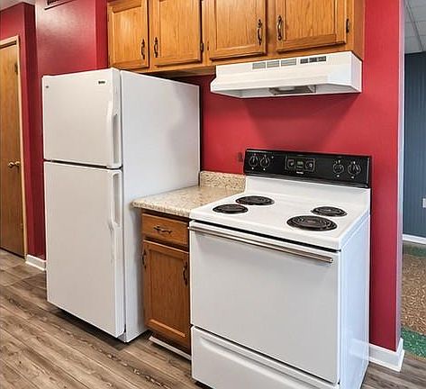 3rd image of 8665 Sterling St