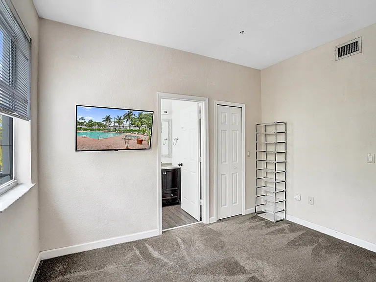 3911 Shoma Dr — Photo 32