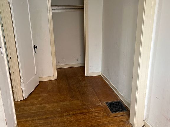 3rd image of 1207 W Washington St #2