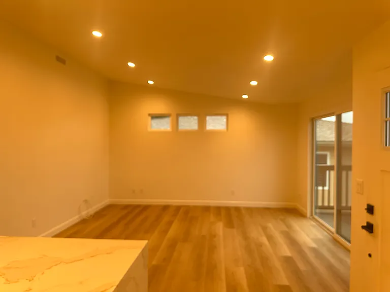526 Larkin St — Photo 4