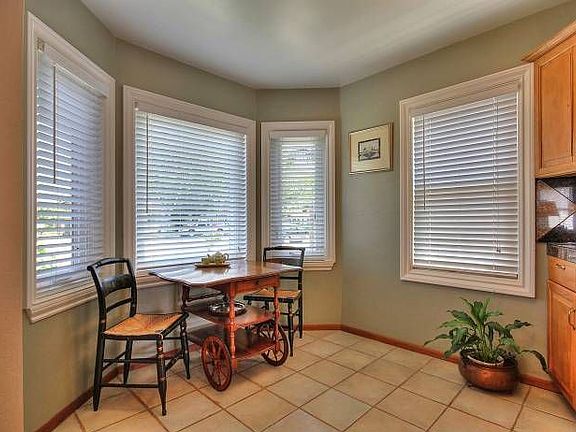 Breakfast nook