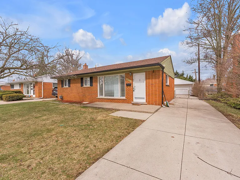 26800 Van Buren Rd — Photo 29