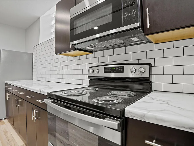435 Ann St #F — Photo 6