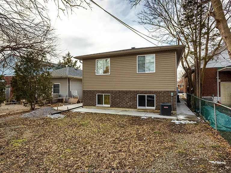 1044 Lena Ave #LOWER — Photo 15