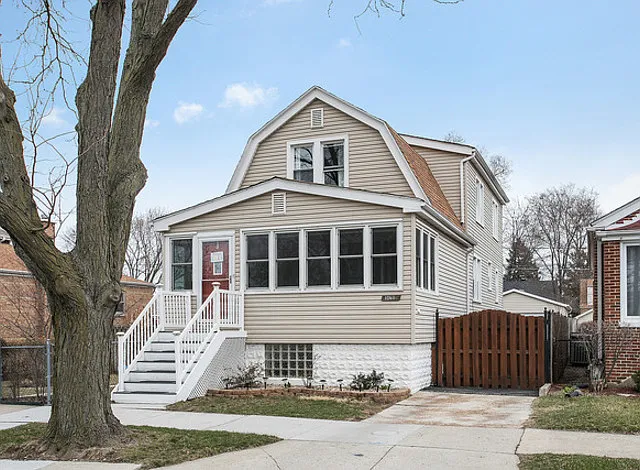 10611 S Sawyer Ave photo 1
