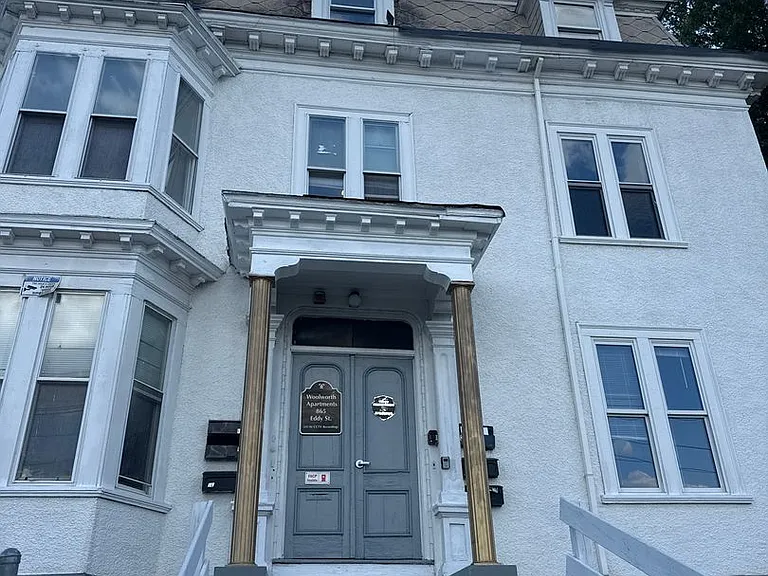 865 Eddy St — Photo 8