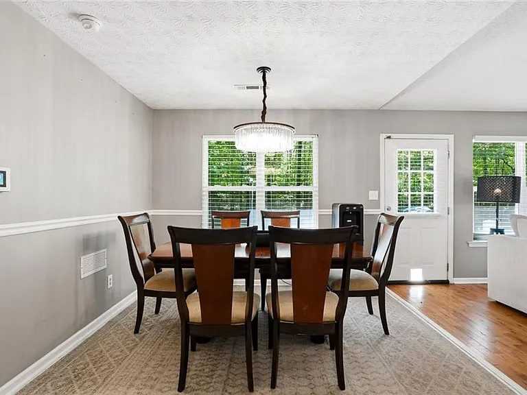131 Homestead Way — Photo 11