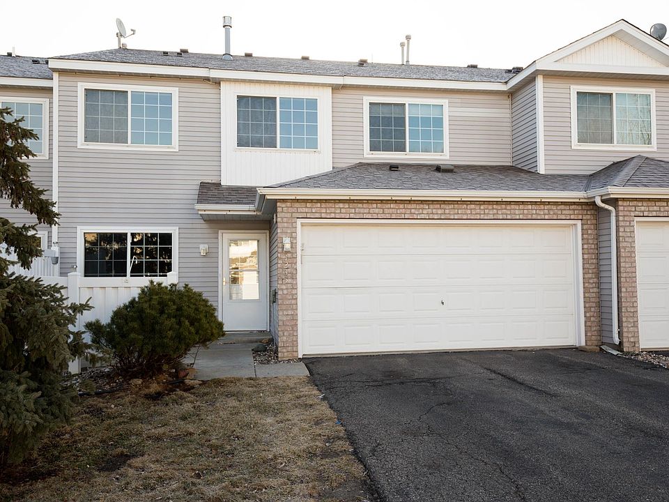 1235 Elmwood Ave, Shakopee