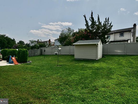 5th image of 217 Garfield Ave