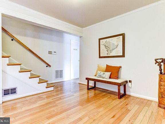 4th image of 4610 Tipton Ln
