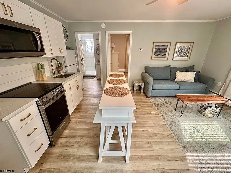 512 W Brigantine Ave #A — Photo 11