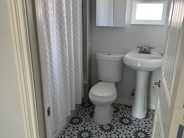 2606 E Roosevelt St — Photo 5
