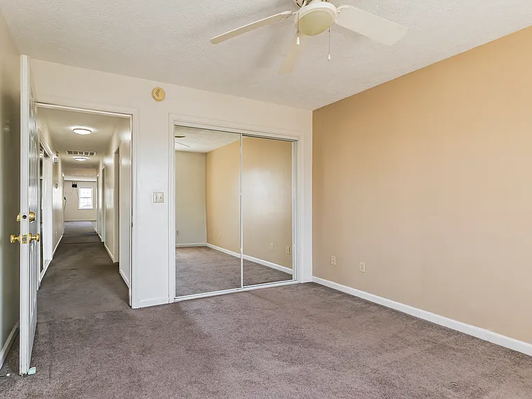 1620 W Jackson St — Photo 30