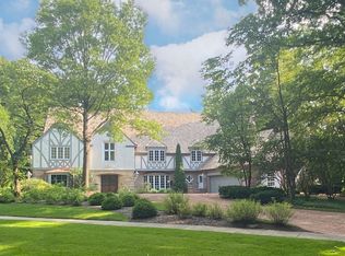 905 E Illinois Rd, Lake Forest, IL 60045