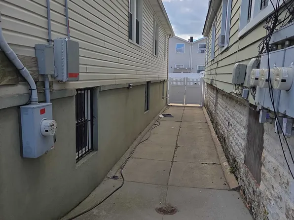 319 Beach 47th Street image 18 of 19