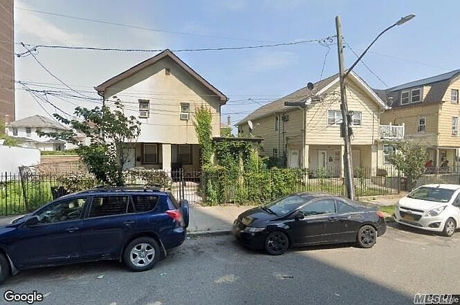 1st image of 318 Beach 32nd St