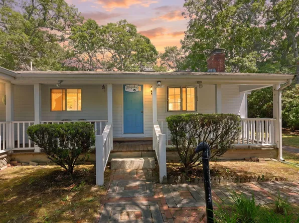 166 James Circle, Mashpee, MA 02649