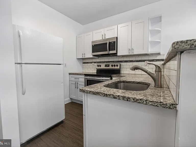 3138 W Allegheny Ave #A — Photo 8