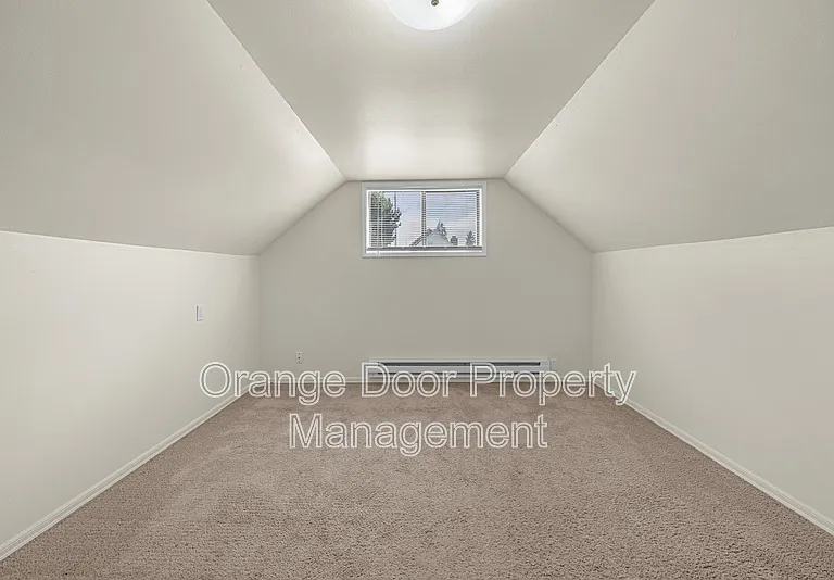 834 S 72nd St — Photo 19