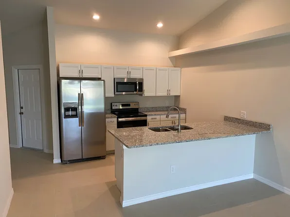 $250 move in special - 3 bedroom, 2 bath Duplex, 841 Mohawk Pkwy, Cape Coral, FL 33914