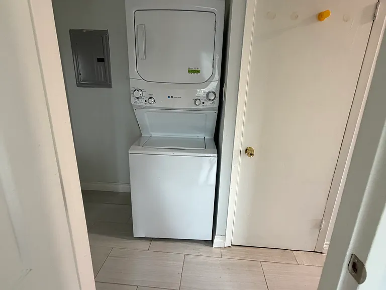 1441 Michigan Ave #2 — Photo 11