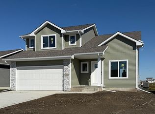 409 Fireside Dr NW, Bondurant, IA 50035