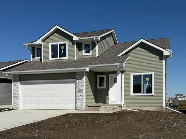 409 Fireside Dr NW, Bondurant, IA 50035