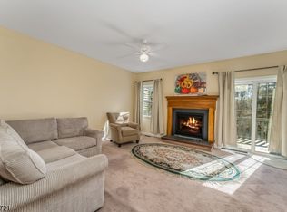 107 Franklin Ct, Raritan Twp., NJ 08822