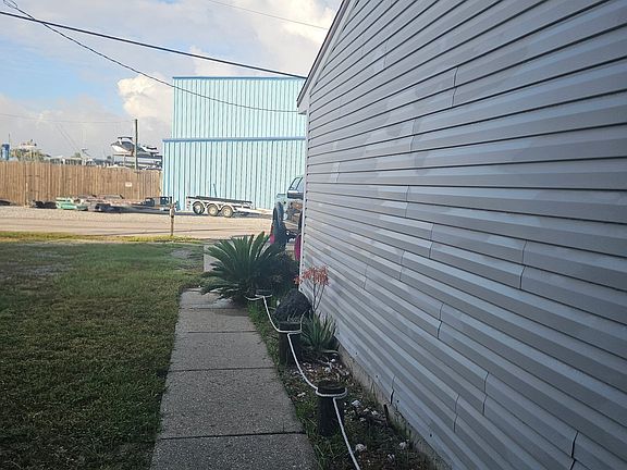 3rd image of 12 Gardner Dr