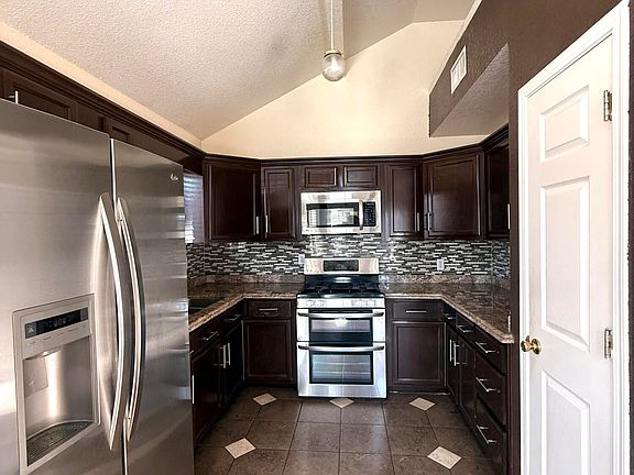 4th image of 1884 Lyman Dutton Cir